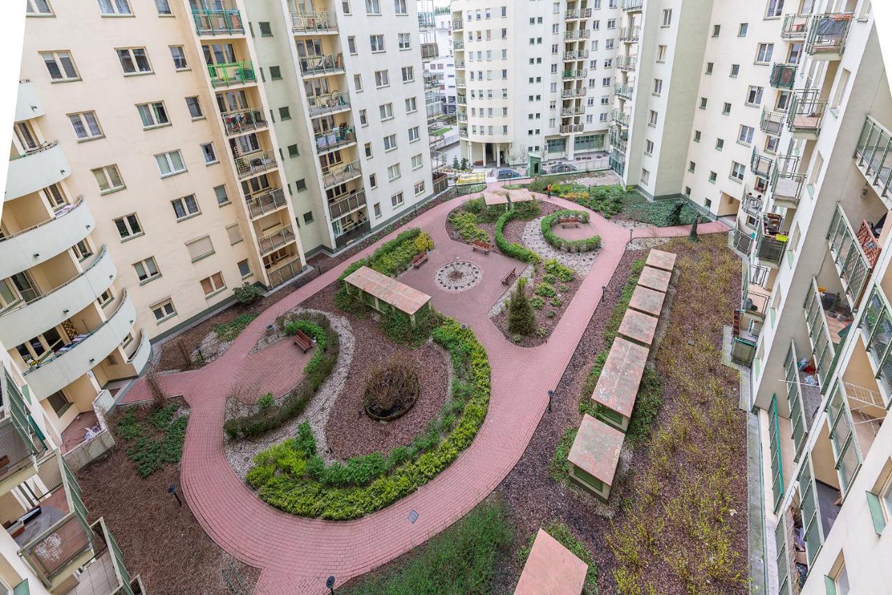 Bukowinska 12 Prywatne Mieszkanie 80M2 Z Dwiema Sypialniami I Balkonem 2X Bezplatne Miejsca Parkingowe Samodzielne Zameldowanie! Private Garage! Self Check-In System! Warszawa Exteriör bild